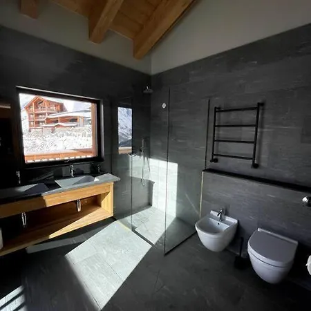 Skiing In The Italian Alps- Chalet Cervinia Apartment