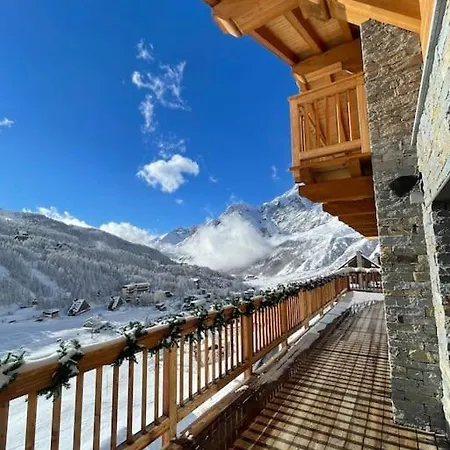 Skiing In The Italian Alps- Chalet Cervinia Apartment